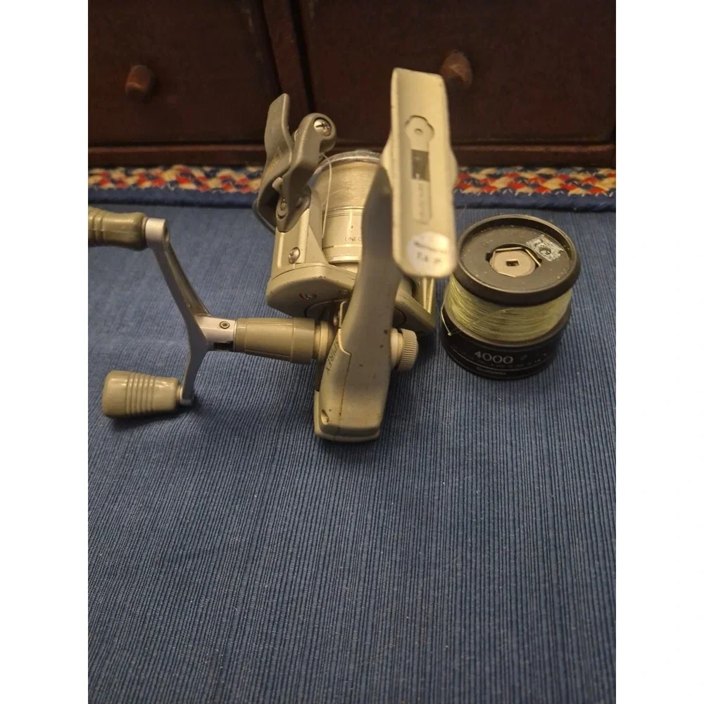 Shimano Spirex 4000FD Spinning Reel w/Fast Cast Front Drag RH or LH Retrieve W